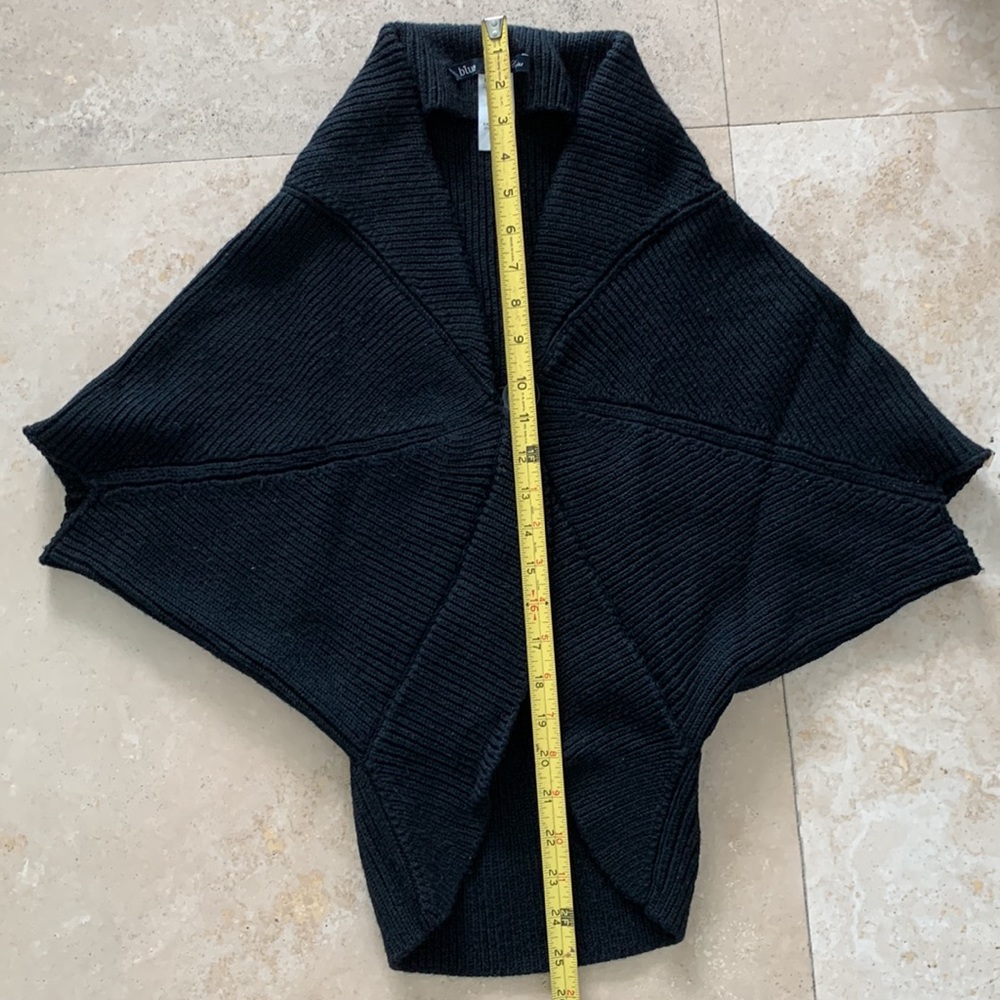 Les Copains black cropped sweater size medium - Picture 10 of 10